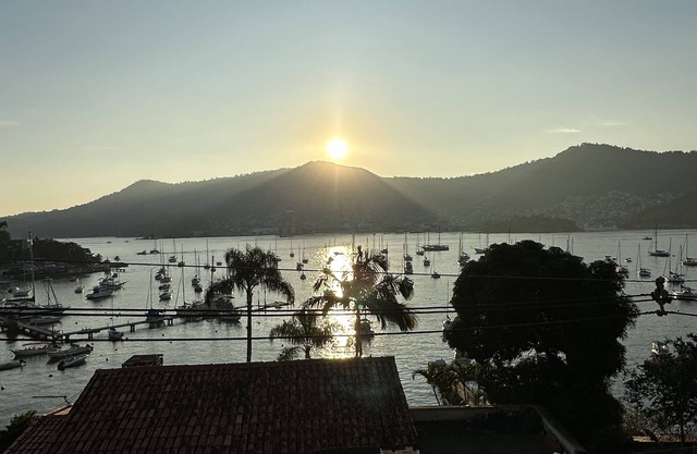 Angra na Marinas Casa com 4 Suites Hidro Vista mar