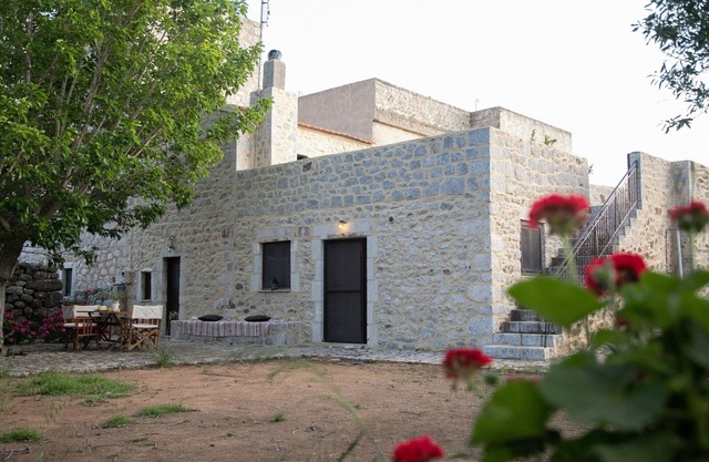 Anna's Garden,Stone house for 10,Charouda,Mani