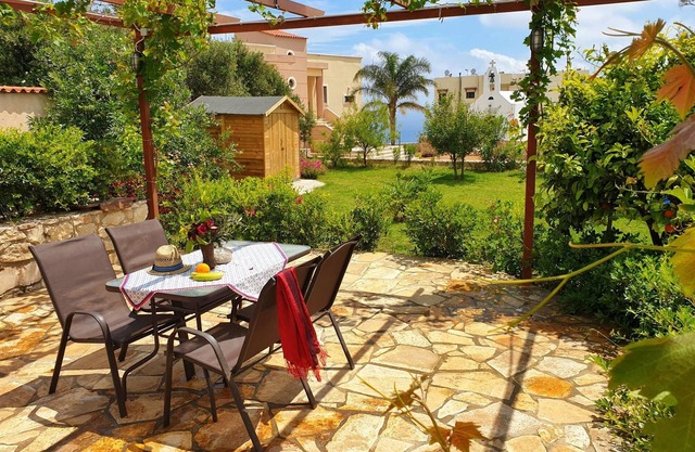 Anna's Unique Stone House with Jacuzzi and Garden