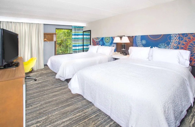 Annapolis Adventure: Room w/Outdoor Pool + Easy Access to Historic Sites