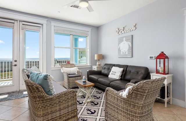 Annie Lee - Beach Front- Ocean Front - 2nd Floor