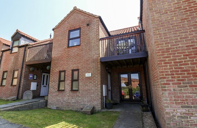 ANSTIS COTTAGE, family friendly, country holiday cottage in Whitby