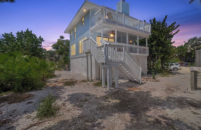 Anthony Beach Cottages - 49 Sunset Captiva