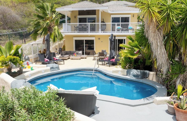 ANTIGUA BAY VILLA, St James Club, Mamora Bay, 3-bed, PRIVATE POOL & Beachfront