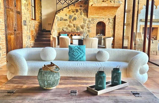 Antigua Luxury Stay with Jacuzzi.nRoof top fire pit and those volcano views!