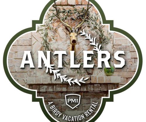 Antlers - A Birdy Vacation Rental