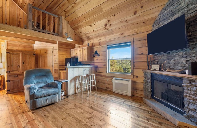 Antlers Lodge – Cabin for 4
