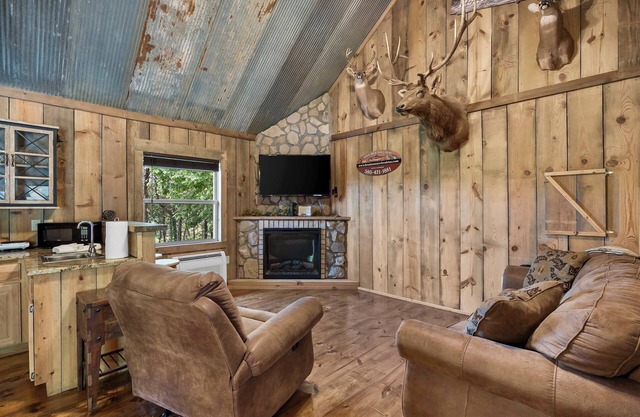 Antlers Point – Cabin for 4