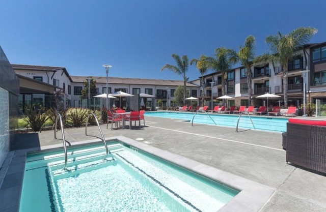 Anton 1101 2BR – Family Stay w/Pool, Fire Pit & Gym