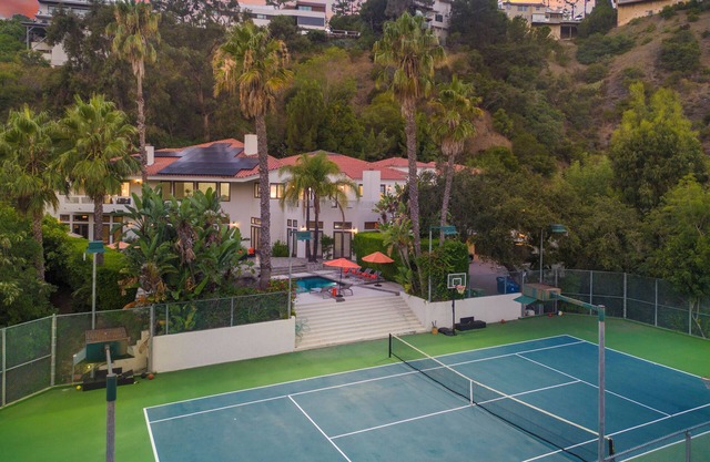 Anzio - Contemporary Bel Air Estate with Endless Amenities