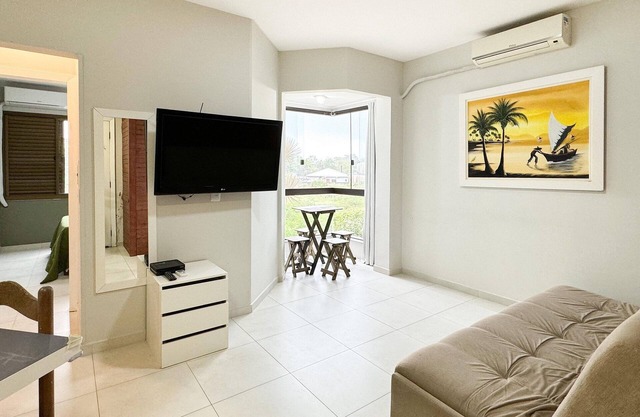 Apê em Ponta das Canas - 40m do mar - NDI003