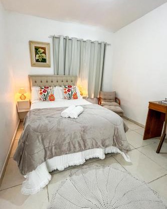 Ap Flores - 4 com piscina aquecimento solar e churrasqueira