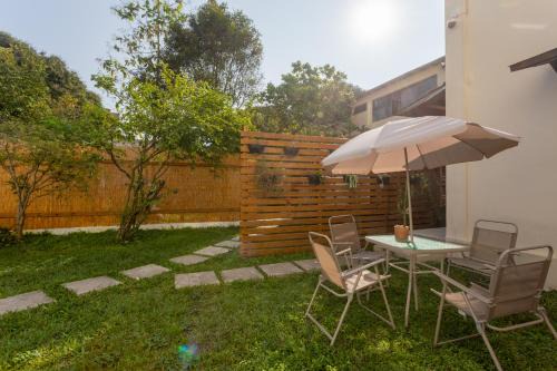 Ap térreo, jardim à beira da lagoa-la Gigóia-Metrô e Praia perto-NÃO FUMANTES