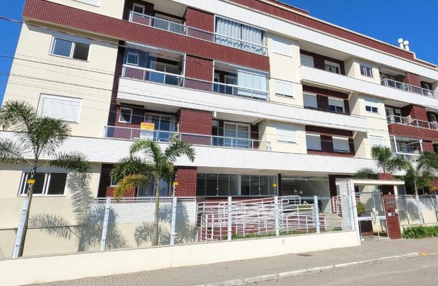 Ap Top Canasvieiras 01 - Apartamento em Canasvieiras com piscina e 2 garagens
