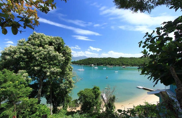 AP with Pool in Porto Belo