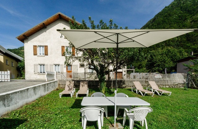 Apartment "Gîte Zen Attitude" with Mountain View, Private Whirlpool & Wi-Fi