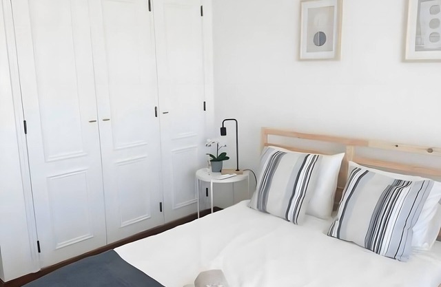 Apartment 'Da Vila' with Balcony, Wi-Fi and Air Conditioning
