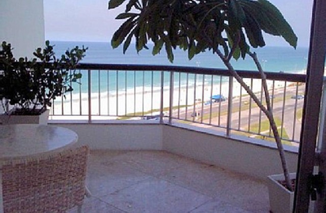 Apart Barra Gold: Beautiful and double lagoon view and sea!