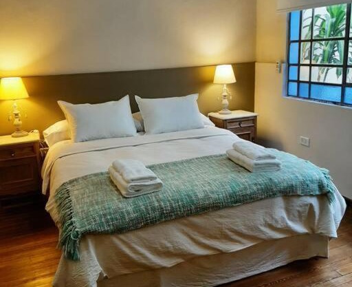 Apart Boutique Flor de Lis