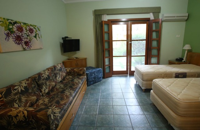 ✨APART-HOTEL IN AVENIDA DA PRAIA - PEREQUÊ - Ilhabela / SP ✨