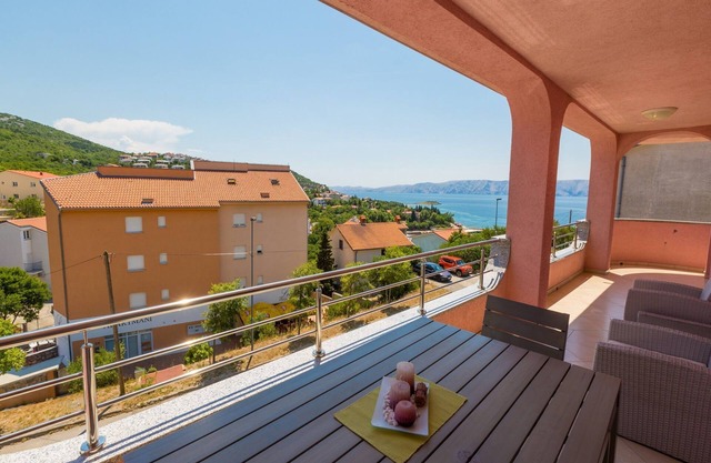 Apartment Black@white (10726-A1) - Klenovica (Novi Vinodolski)