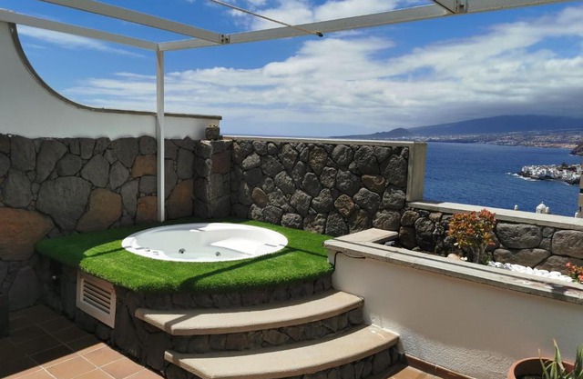 Apartamento con Vistas al mar y jacuzzi privado