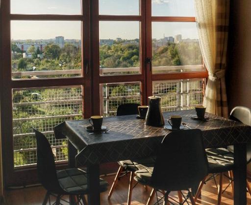 Apartament GreenView - duży taras z widokiem na Rzeszów