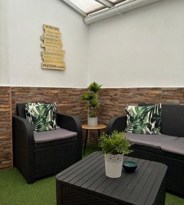 APARTAMENT SARDINA NEAR THE BEACH WITH POOL AND WIFI e