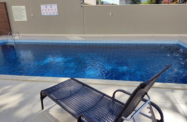Apartamento bem localizado com Ar Condicionado e Piscina
