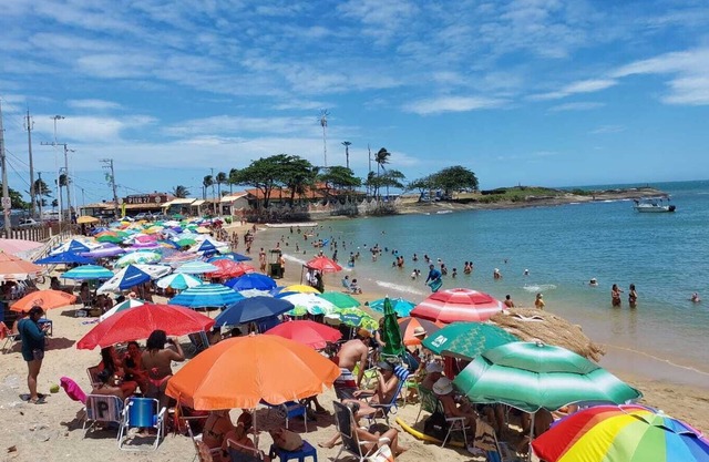 Apartamento na Praia da Areia Preta - Completo