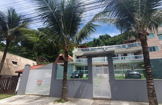 Apartamento com suite em Garatucaia.