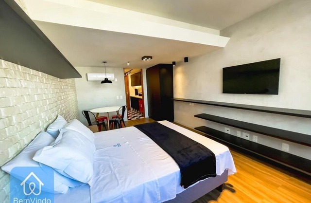 Apartamento completo com píer e acesso ao mar