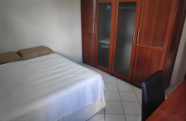 Apartamento de 3 quartos com vista para o mar