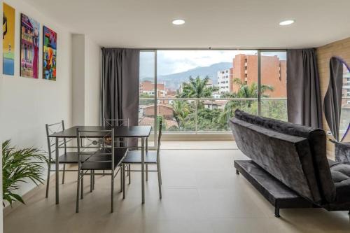 Apartamento en Laureles, con piscina y parquedero 401