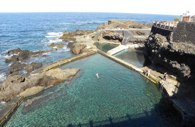 Apartamento en piscinas naturales.