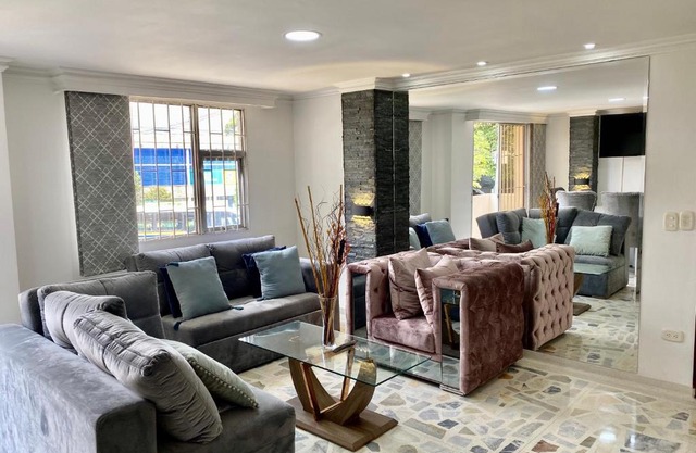 APARTAMENTO EN SABANETA, AMPLIO Y CÓMODO