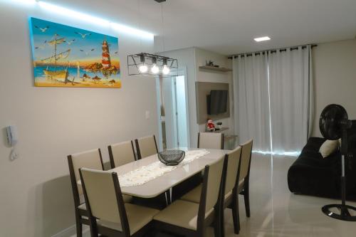 Apartamento Familiar III Próximo Beto Carrero e Praia