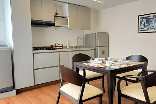 Apartamento ideal: Cantón Norte parqueadero gratis