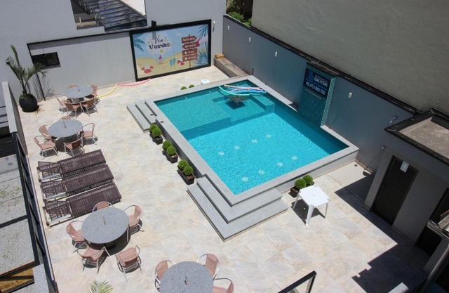 APARTAMENTO LATERAL VISTA PSICINA