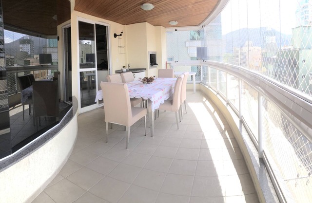 Apartamento na Quadra do mar
