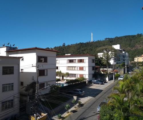 Apartamento próximo a avenida, localizado no 3 pavimento em prédio sem elevador, não cobramos taxa extra