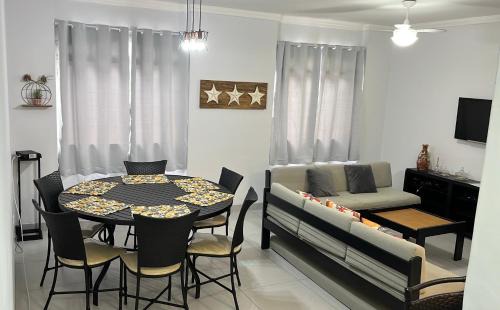 Apartamentos Amplo a 200m da Praia da Enseada Rio N egro Guaruja 8 pessoas