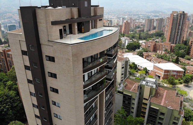 Apartamentos Class Suites by HOUSY HOST