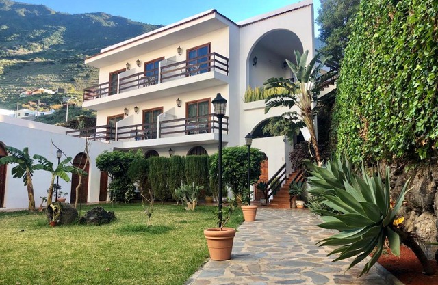 Apartamentos Frontera