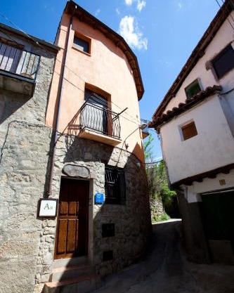 Apartamentos Rurales "La Fuentecilla"