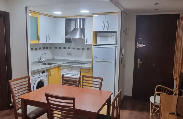 Apartamentos Salamanca Puerta Zamora. 2 Dormitorios, Centro, Wifi, Parking