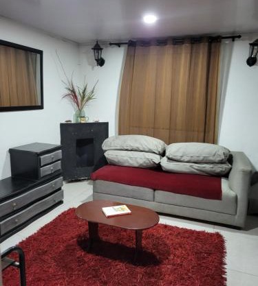 Apartastudio con baño privado y chimenea
