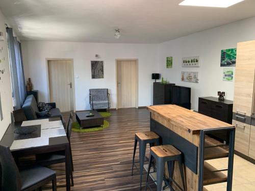 Apartmán EMES s terasou