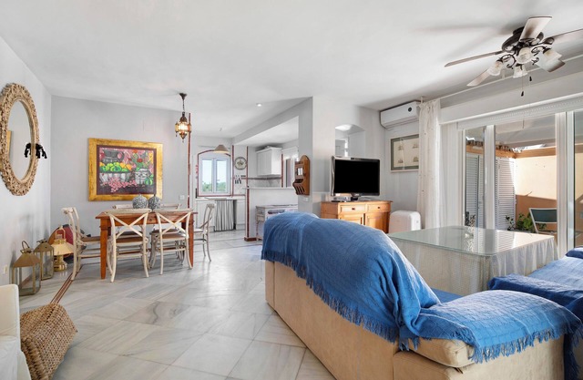 Apartment 'Magnificent Beachfront Flat' with Sea Views, Private Terrace and Wi-Fi