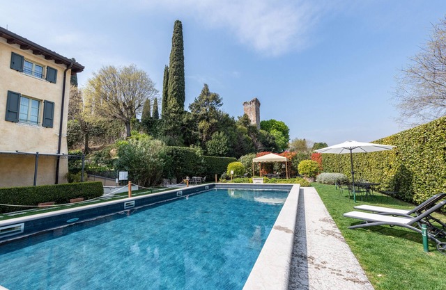 Apartment 'Antica Torre Cicerone' with Shared Pool, Wi-Fi and Air Conditioning